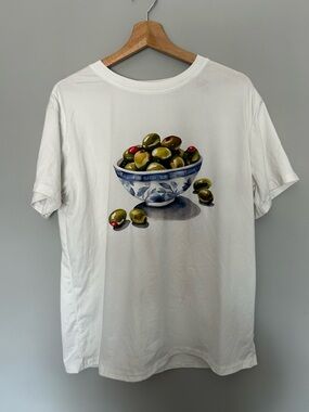 SHEIN White Basic Crewneck Tee with olives 🫒 size Xl-never worn!